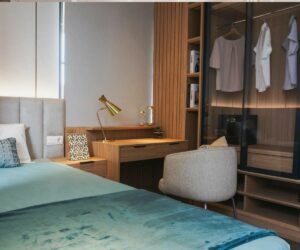 imagen-Dormitorio-pequeño-con-armario-y-escritorio-distribucion